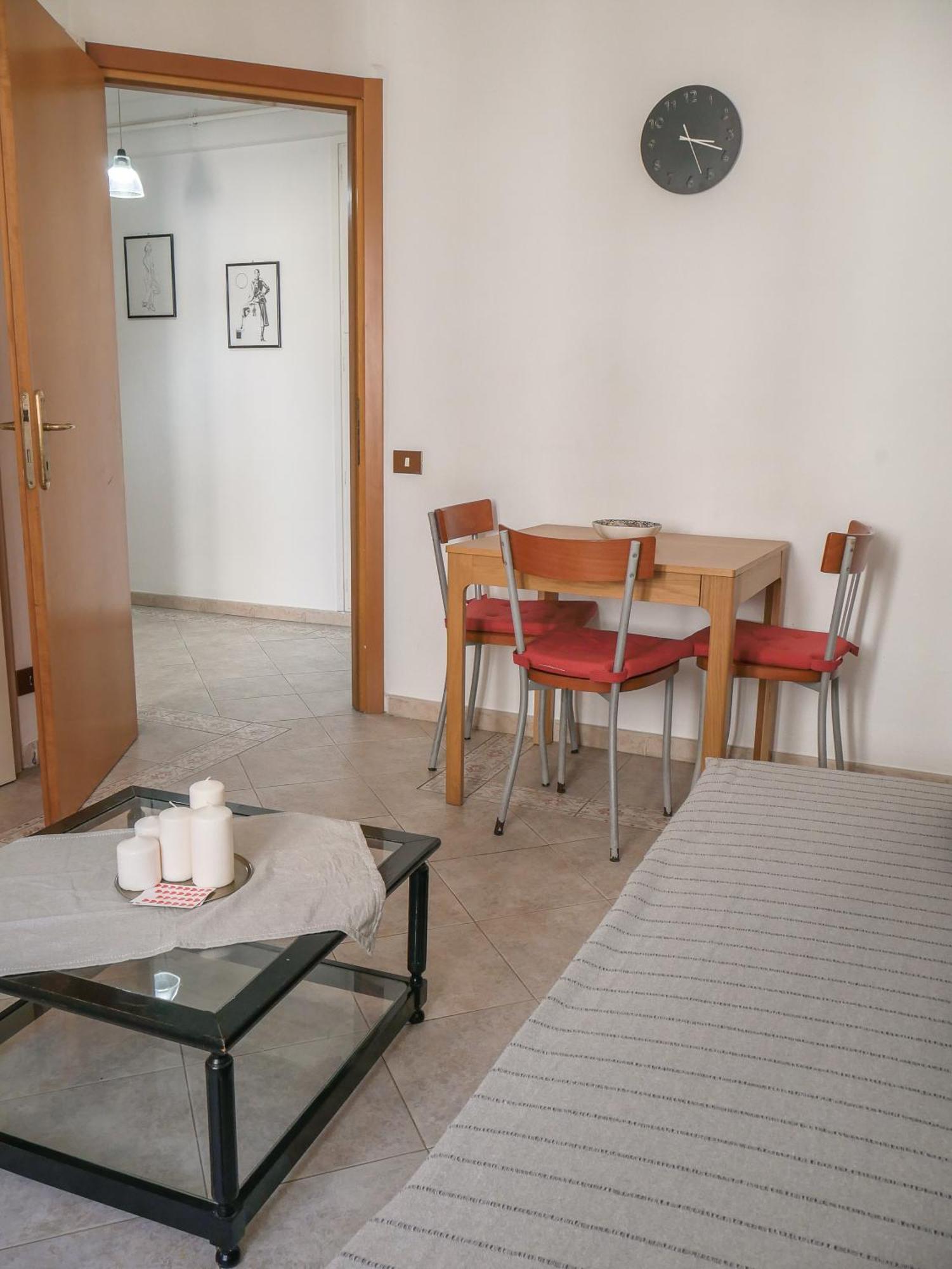 רומא Modern 1 Bedroom Near Metro מראה חיצוני תמונה